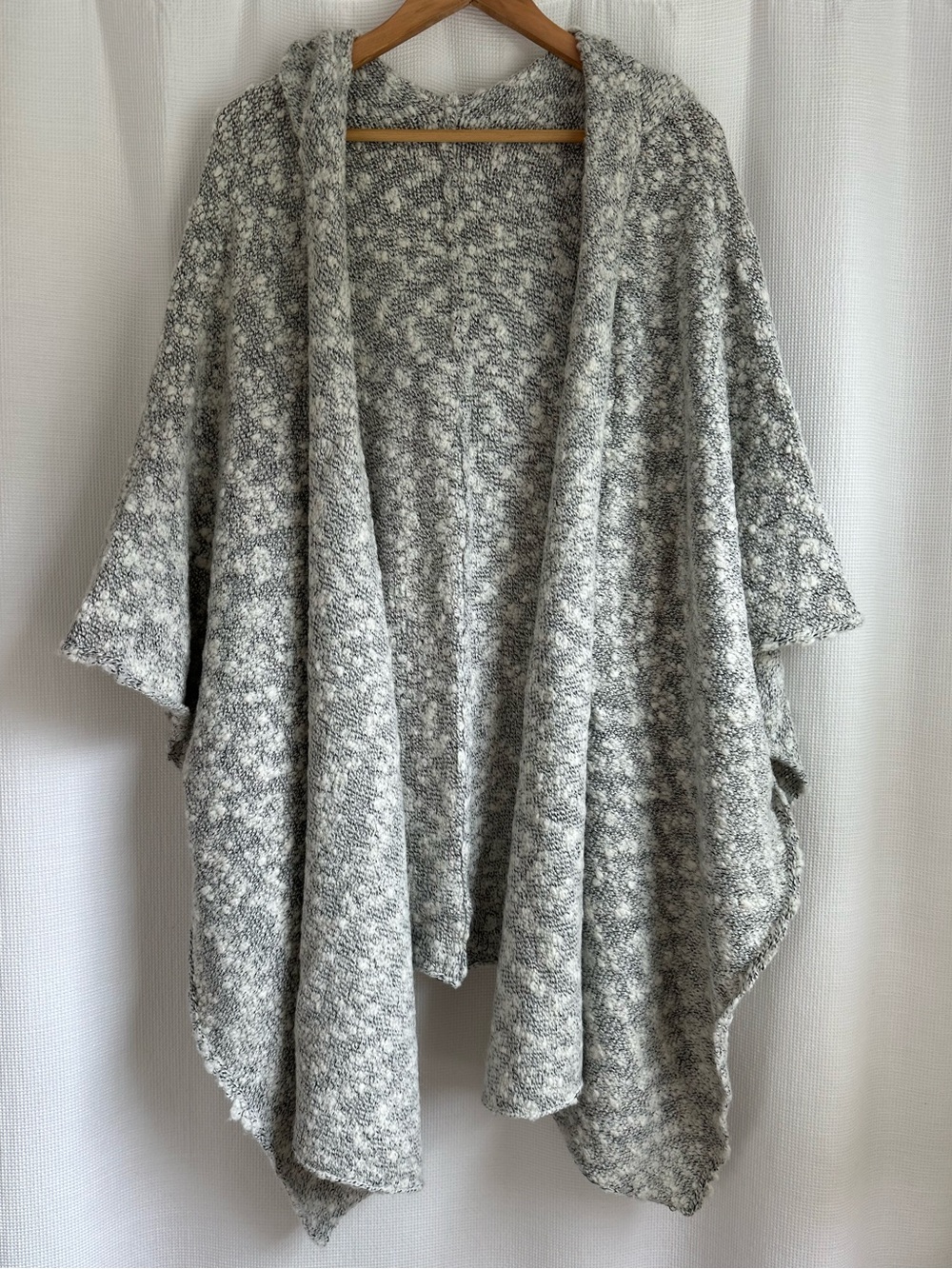 Soft Surroundings Cozy Open-Front Gray Marled Knit Sweater Wrap Poncho with Hood